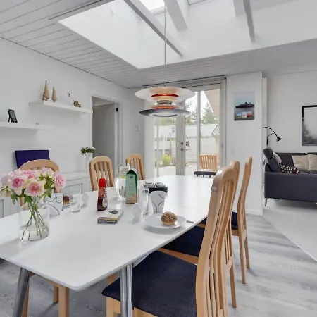 Lella - 2-3km From The Sea By Interhome *